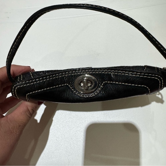 Coach Black Leather with Silver Accents Turn Lock Wristlet EUC - Picture 4 of 11